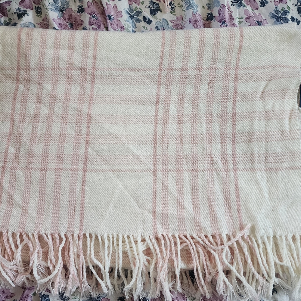 Acrylic couch throw/blanket, 50"×60" approximately